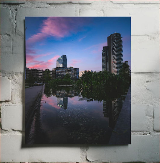 Cityscape Reflection At Dusk Αντανάκλαση Αστικού Τοπίου Στο Σούρουπο