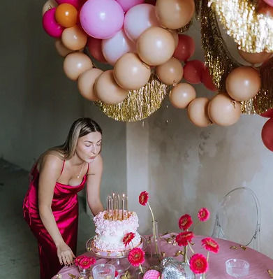 PartyDeco Zusammensetzung mit 20 Hochzeits Luftballons Rosa mit LEDs 33cm