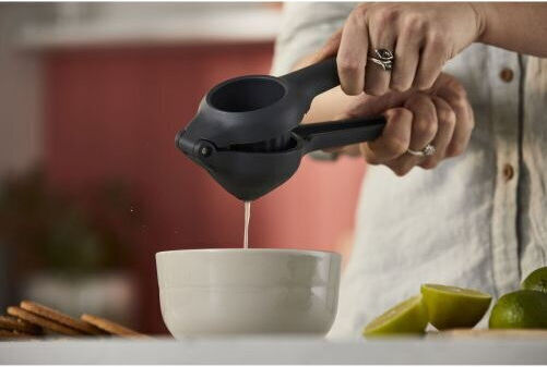 Kenwood Πρέσα Χειρός Λάιμ / Λεμονιού / Πορτοκαλιού από Πλαστικό σε Μαύρο Χρώμα Kenwood Πρέσα Χειρός Λάιμ / Λεμονιού / Πορτοκαλιού από Πλαστικό σε Μαύρο Χρώμα