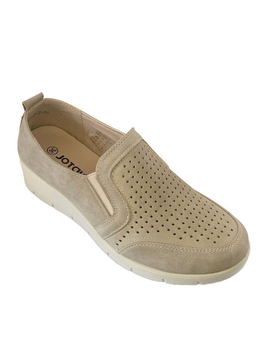 Γυναικεία Slip-On από Συνθετικό Δέρμα Μπεζ