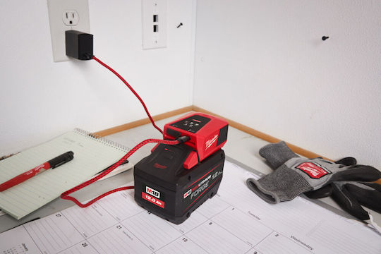 Milwaukee Ladegerät für Werkzeugbatterien