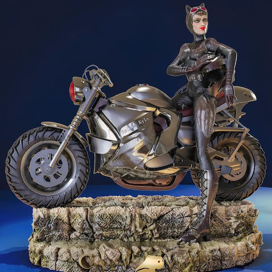 Unpainted 3D Figur Selina Kyle auf Motorrad Diy Geschenk Farben 15,2 cm 1:12