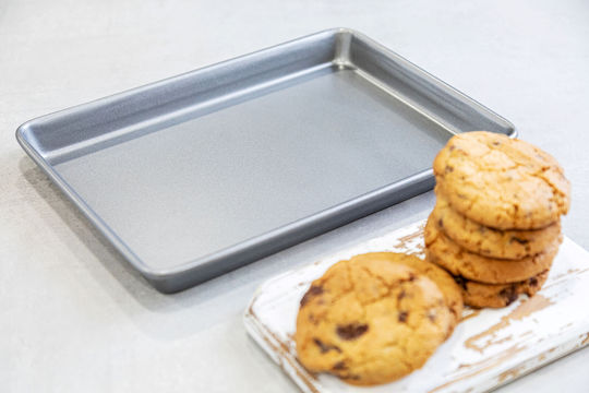 Kitchen Craft Stainless Steel Baking Pan with Non-Stick Interior Coating 24x33cm