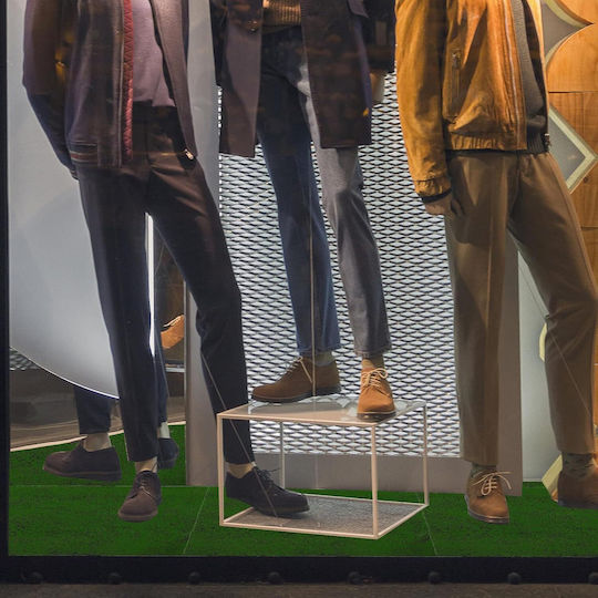 Synthetischer Rasen in Rolle