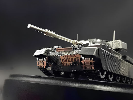 Figure in Scale 2:40