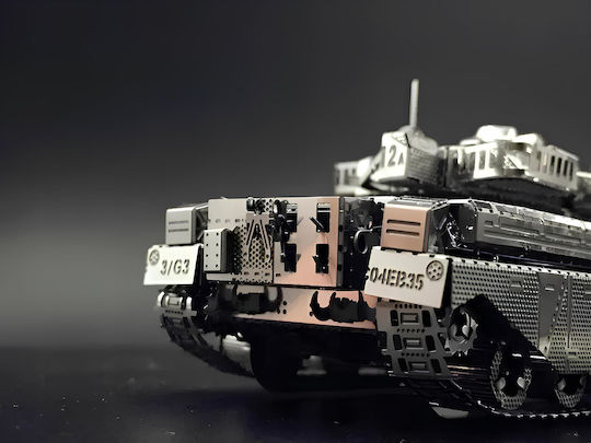Figure in Scale 2:40