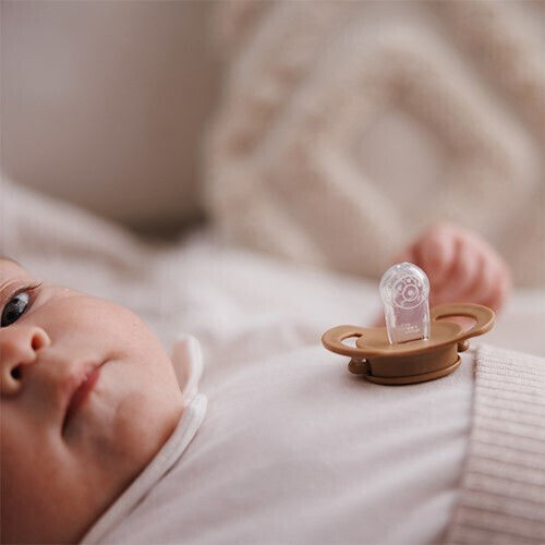 Babyono Πιπίλα Σιλικόνης Νυκτός Λευκό για 0-6 μηνών