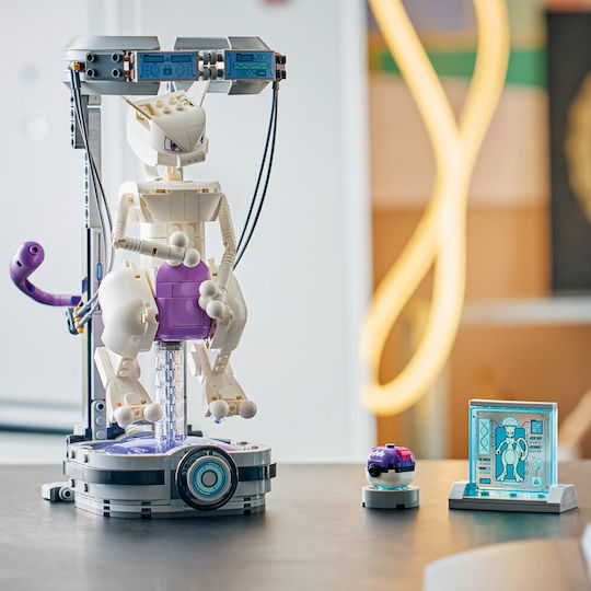 LEGO Pokemon Mewtwo Laboratory Escape pentru 10+ Ani 605 Buc