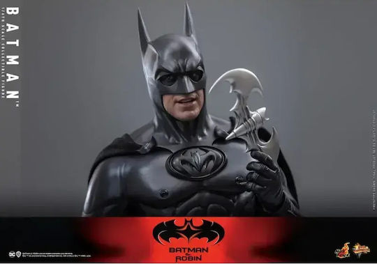 Hot Toys DC Comics Batman Action Figure in Scale 1:6