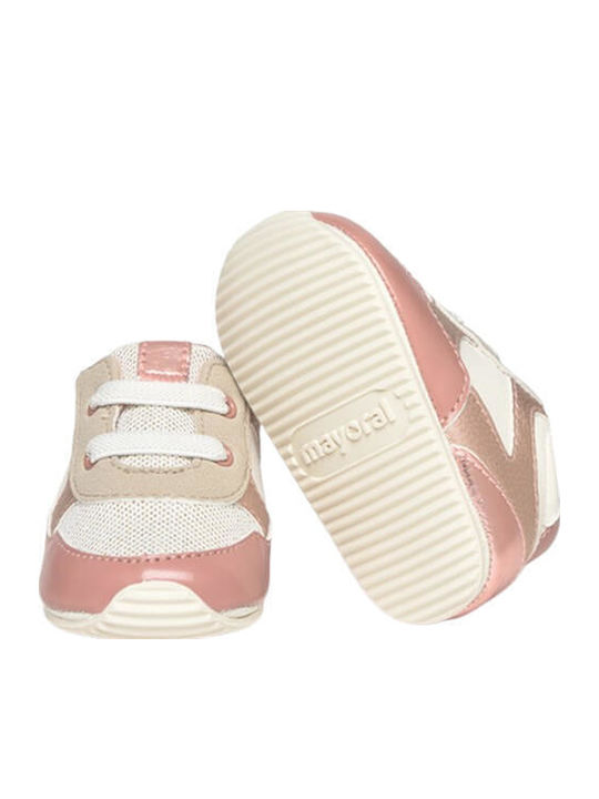 Mayoral Бебешки Sneakers за прегръдка Розови