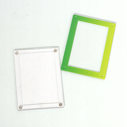 Loveinstant Plastic Photo Frame With Green Frame
