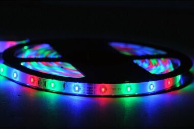 Bandă LED 12V 5m Tip SMD3528 cu Sursă de alimentare