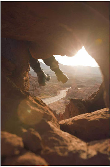 iLovePrints Gemälde Hiker's Boots Mit Blick Auf Valley Road 100x150