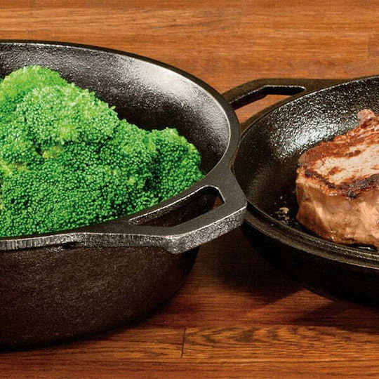 Lodge Pan With Lid made of Cast Iron 26.04cm