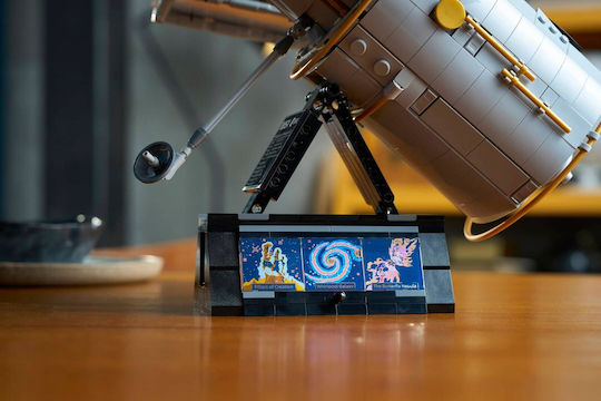 LEGO Icons Hubble Space Telescope for 18+ Years 1252 Pieces