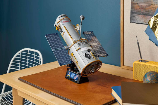 LEGO Icons Hubble Space Telescope for 18+ Years 1252 Pieces