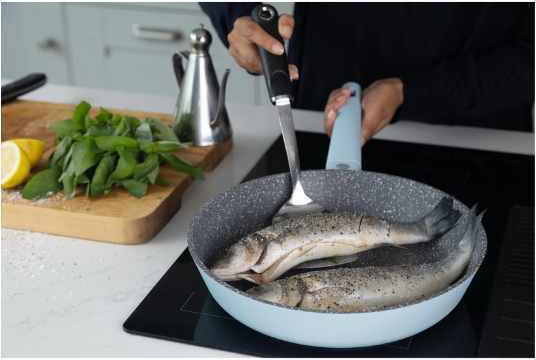 Kitchen Craft Cast Aluminum Pan with Non-Stick Coating 26cm
