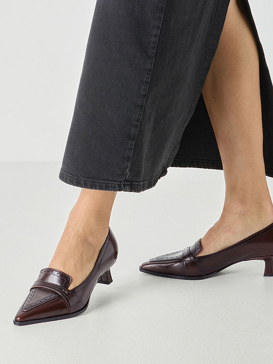 Spitze Pumps mit Braun Absatzhöhe