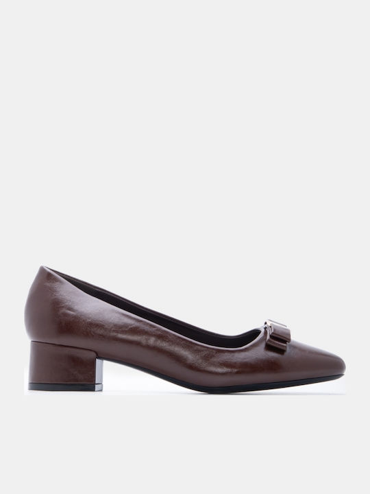 Pointed Toe Heels with Low Heel Brown