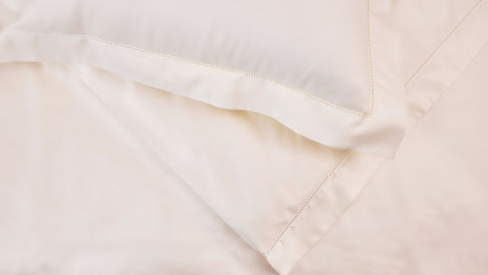 Valeria Home Set Huse Pentru Pilote 200x220cm Dublă Cu 2 Fețe De Pernă Și 1 Cearșaf Ivory
