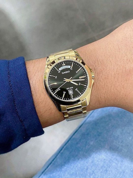 Casio Колекция Мъжки Часовник 39.8мм На Батерия със Златиста Стоманена Гривна