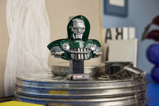 Lego Marvel Doctor Doom Bust Für 18+ Jahre 379 Stück