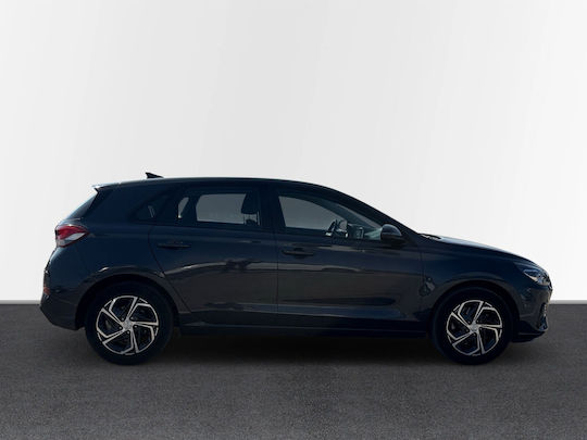 Hyundai i30 1.5 Mpi 6MT Премиум '22