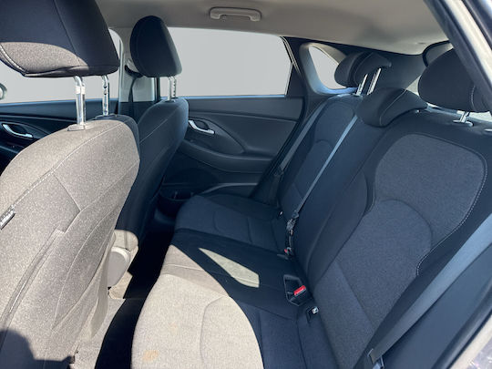 Hyundai i30 1.5 Mpi 6MT Премиум '22