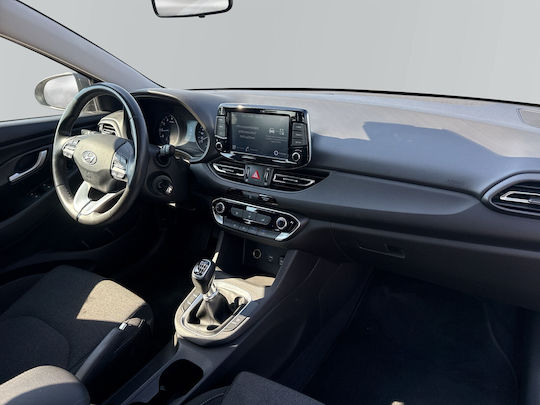 Hyundai i30 1.5 Mpi 6MT Премиум '22