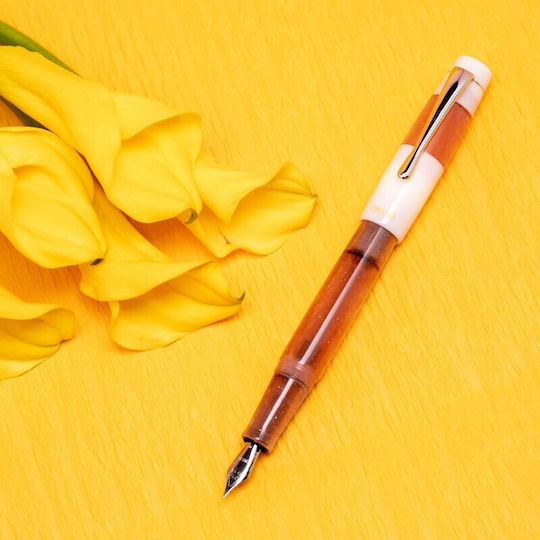 Opus 88 Fountain Pen Medium Pink With Pink Ink