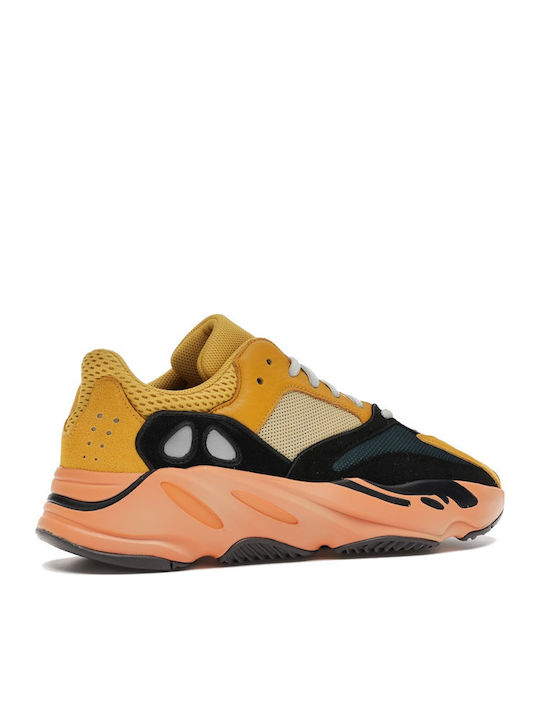 Yeezy Boost 700 Сникърси Sun
