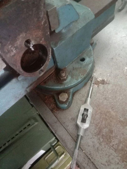 24 Stück Handgewindebohrer und Gewindeschneider M5-m12 in Metallkoffer