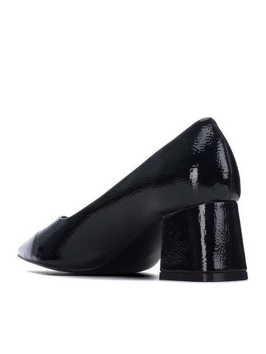 Pumps aus Lackleder mit Mittelhohem Absatz Schwarz