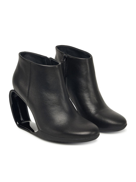 United Nude