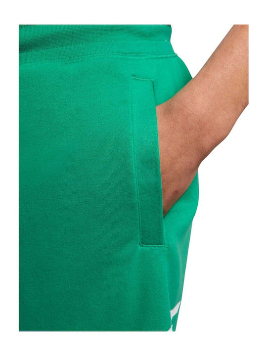 Club Alumni Sports Men's Green Shorts