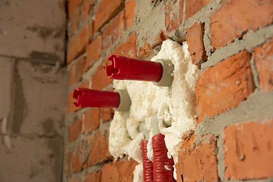 Wkręt-met Spumă poliuretanică cu expansiune redusă 750ml