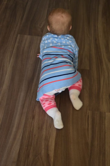 Dribble Ons Rainbow Stripe Наколенка За Пълзене 2 Бройки Dribble Ons Rainbow Stripe Наколенка За Пълзене 2 Бройки
