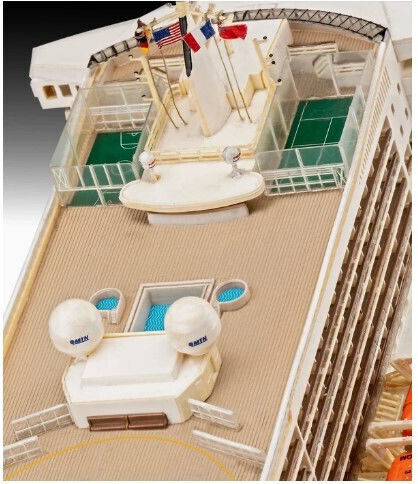 Revell 1:400 Queen Mary 2