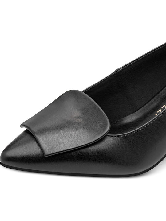 Schwarze Pumps