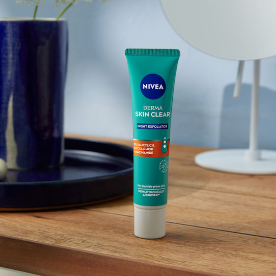 Nivea Derma Skin Clear Cremă pentru Scrub Față 40ml