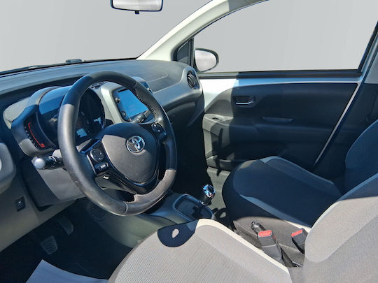 Toyota Aygo X-Play MMT '21