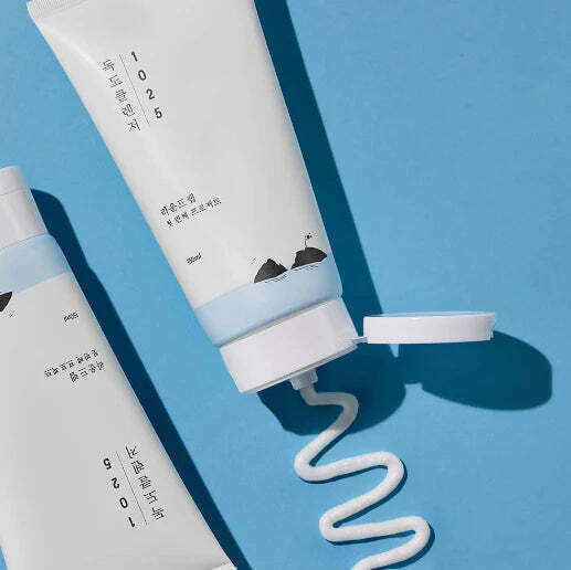 Round Lab 1025 Dokdo Gesichtsreinigungsschaum für Kontrolle der Fettigkeit & Feuchtigkeitsspendende Wirkung 150ml