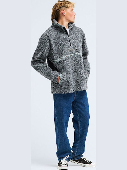 Grauer Pullover