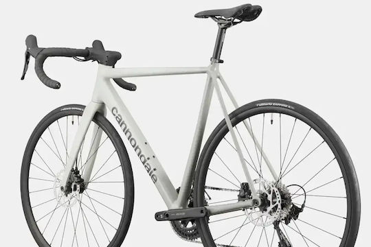 Cannondale 28" Weißes Straßenfahrrad mit Geschwindigkeiten