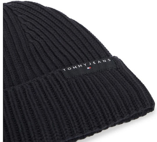 Unisex Knitted Beanie in Black