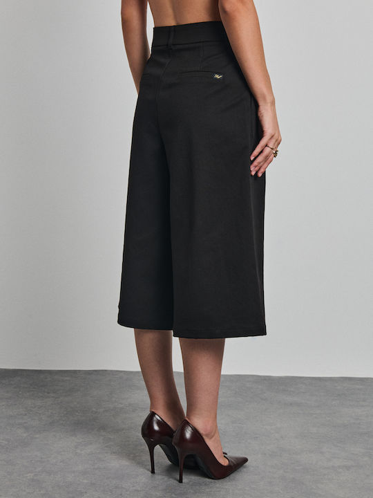 Women's Fabric Capri Trousers with a Slim Fit Black