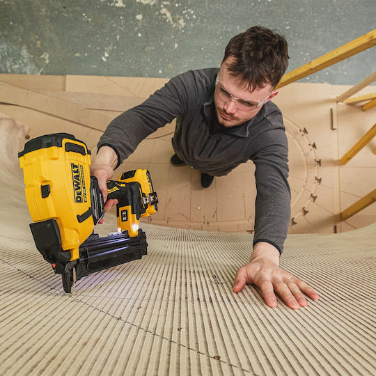 DEWALT Akku-Nagler DCN210SN 18 V für Nägel