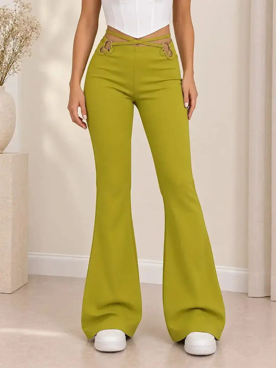 Damenhose Aus Rippstoff mit Schlag in regulärer Passform Oliv