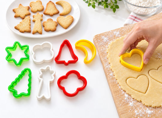 Weihnachtliche Plätzchenausstecher aus Kunststoff Set mit 8 Stück