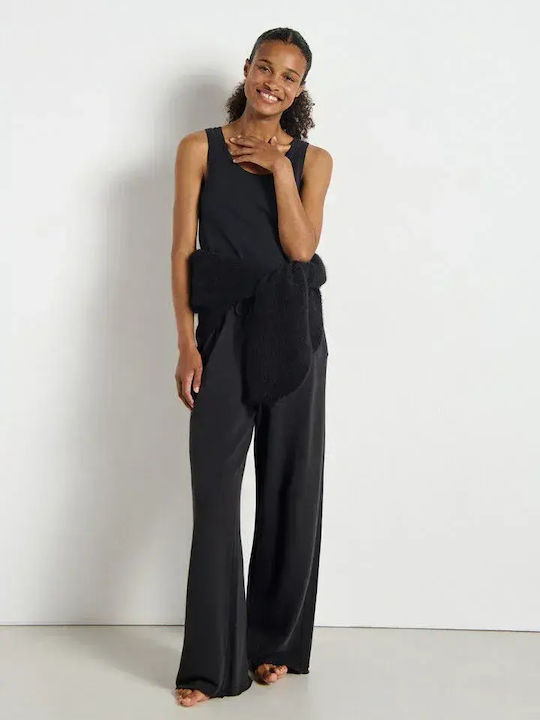 Women's Black Set with Elastic Waist Trousers in a Loose Fit